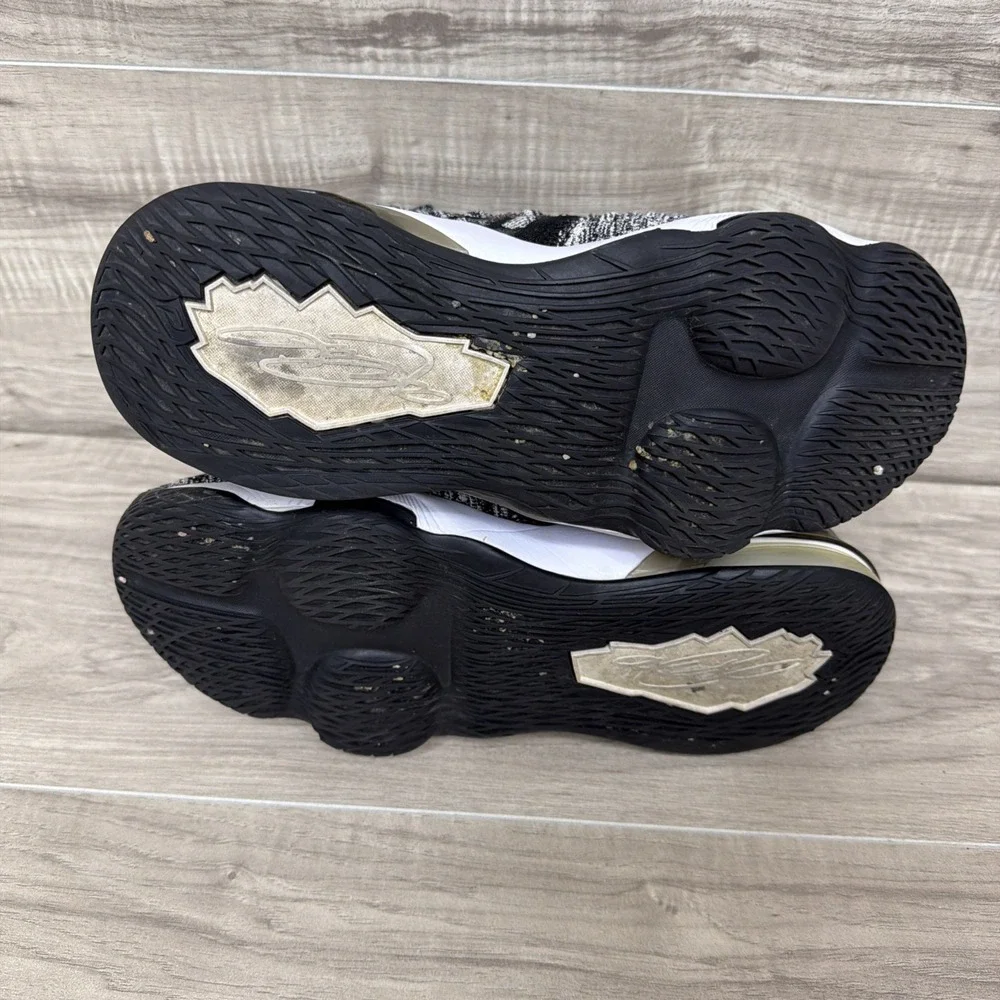 Nike LeBron 17 Boys Size 6.5Y Black Athletic Running Basketball Shoes Oreo